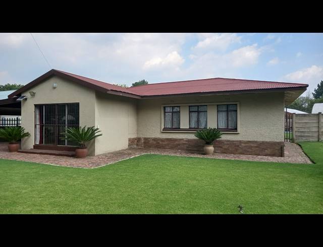 3 BEDROOM HOUSE FOR SALE IN SASOLBURG EXT 3